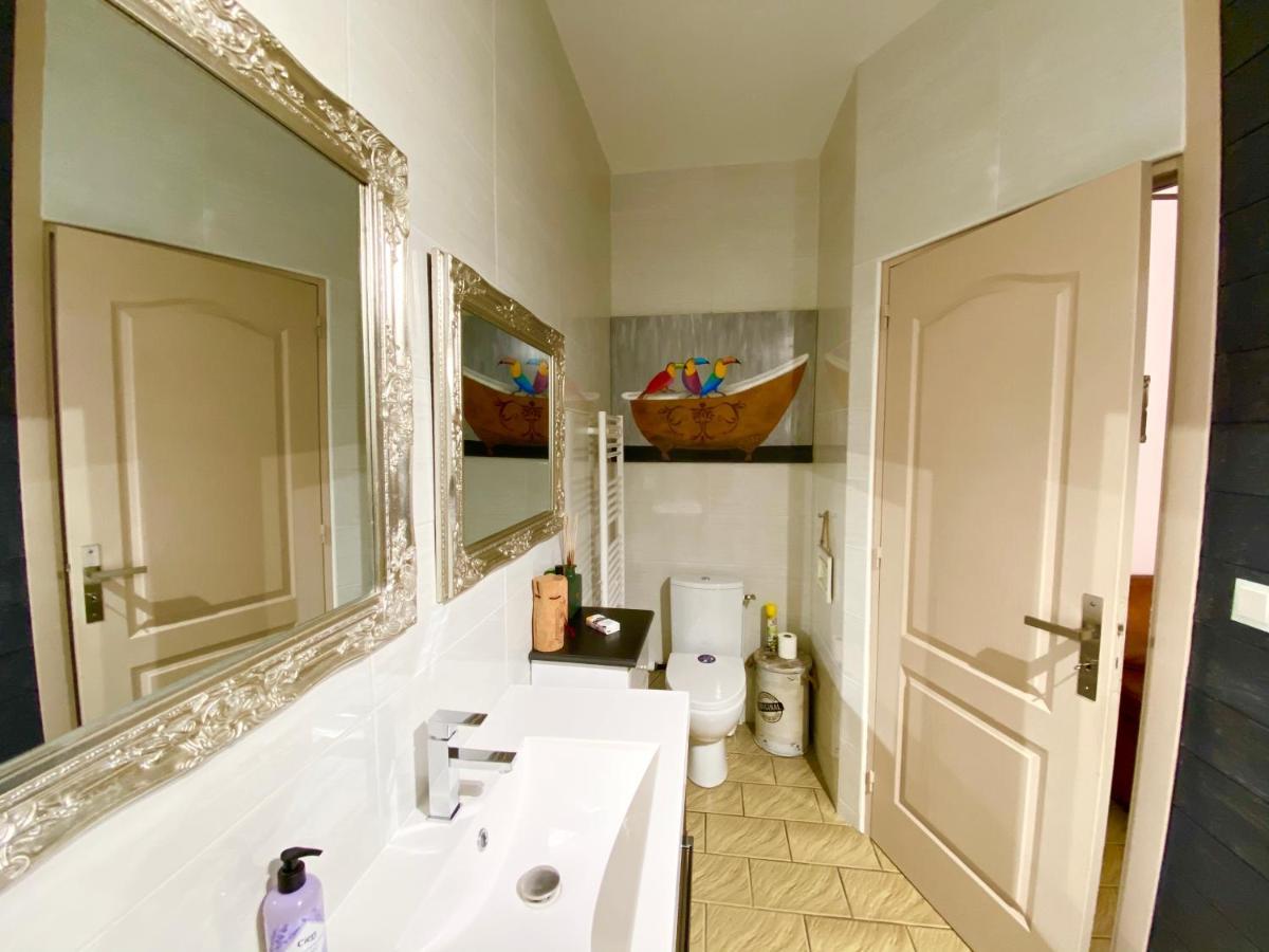 O Clair De Lune Au Coeur De Sarlat - Chambres Climatisees - Parking Prive - Piscine Chauffee - Spa Et Massages Exteriör bild