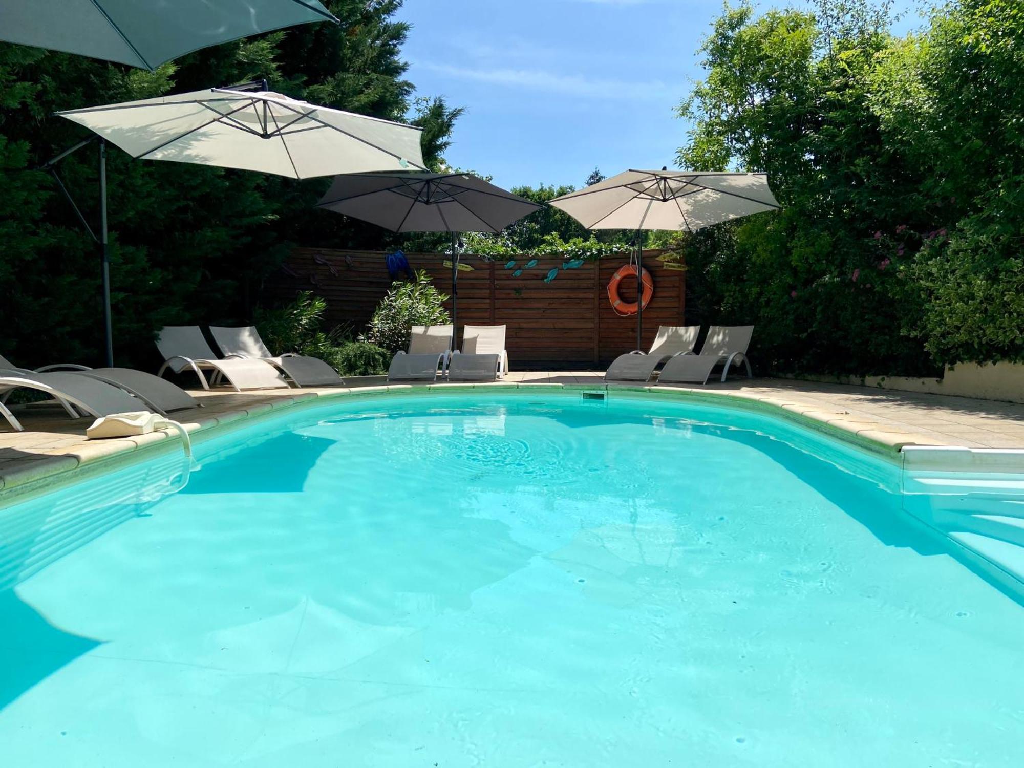 O Clair De Lune Au Coeur De Sarlat - Chambres Climatisees - Parking Prive - Piscine Chauffee - Spa Et Massages Exteriör bild