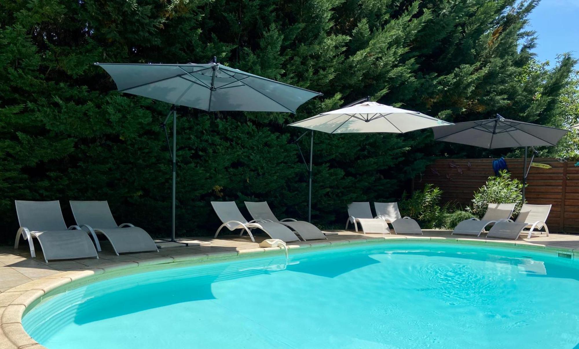O Clair De Lune Au Coeur De Sarlat - Chambres Climatisees - Parking Prive - Piscine Chauffee - Spa Et Massages Exteriör bild
