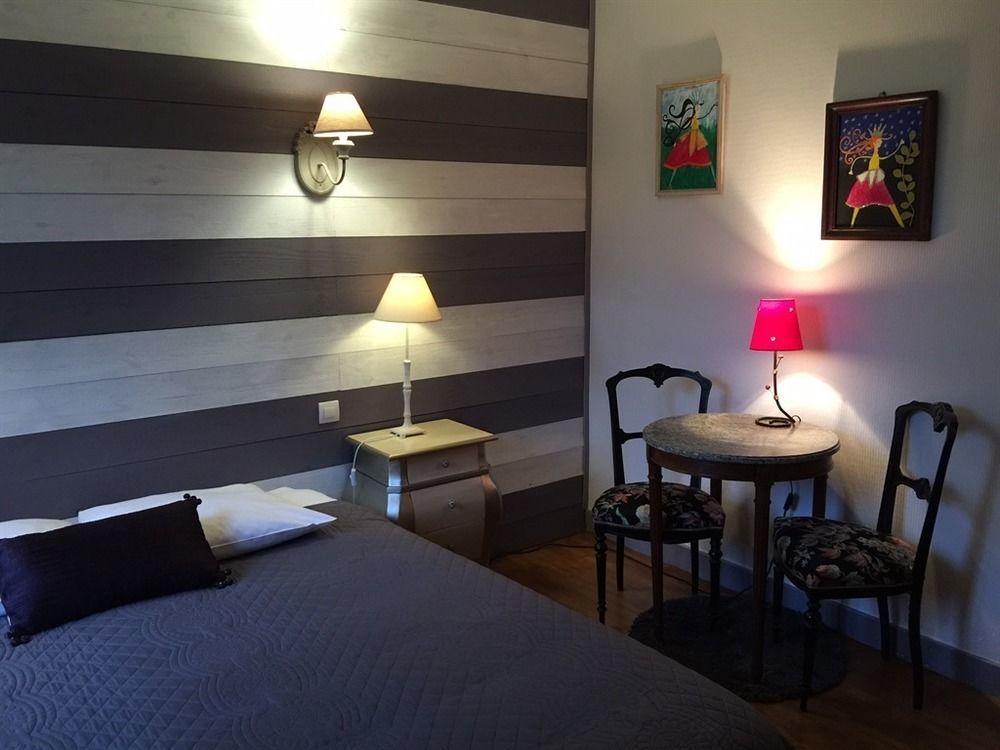 O Clair De Lune Au Coeur De Sarlat - Chambres Climatisees - Parking Prive - Piscine Chauffee - Spa Et Massages Exteriör bild